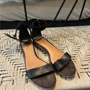 SPERRY 

Black Leather Women's Sandals